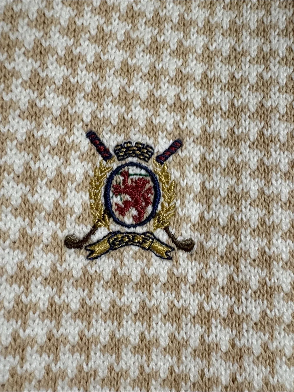 Tommy Hilfiger Men’s Beige & Cream Houndstooth V-Neck Sweater Vest